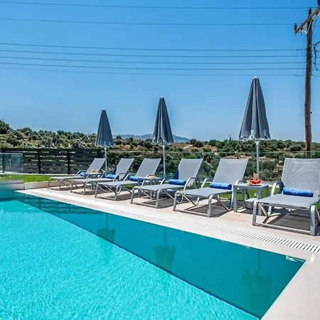 Anthi, A Modern With Salted Water Pool,hot Tub & Bbq! Vilă